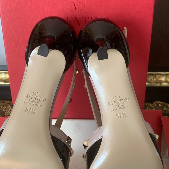 SOLD***Valentino Garavani Rockstud pumps$895 - Picture 3 of 8